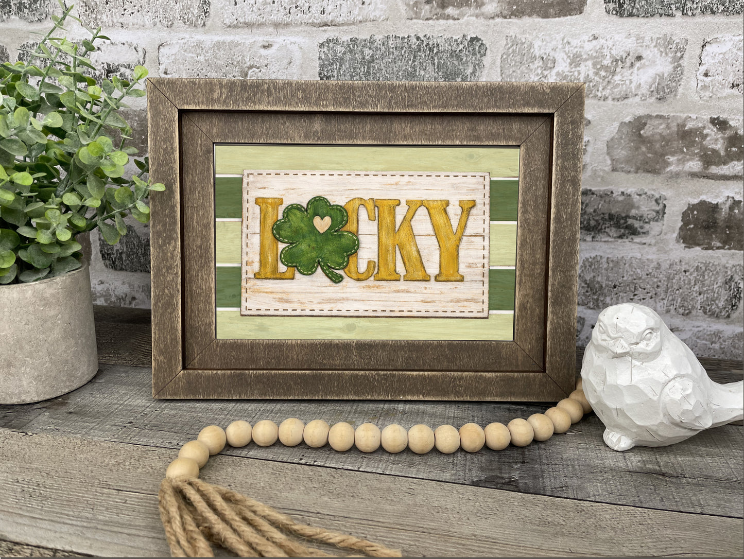 "Lucky" Farmhouse Insert