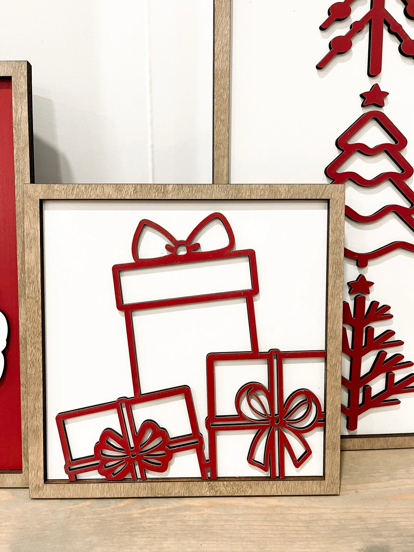 Santa Christmas Mantle Signs 5 Piece Set
