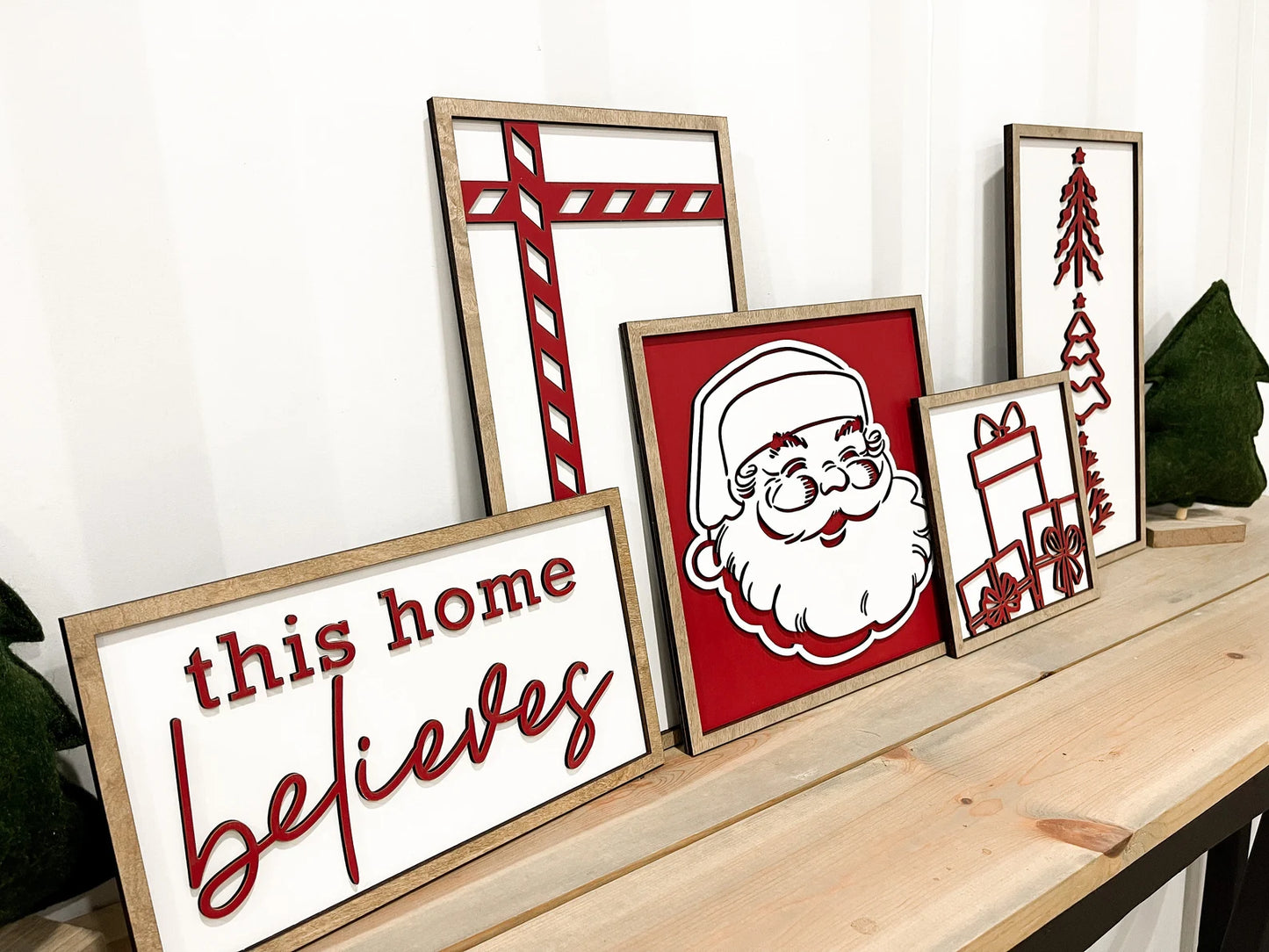 Santa Christmas Mantle Signs 5 Piece Set